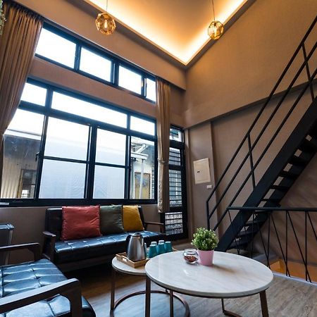 Reise Guesthouse 喜遊旅宿 ゲストハウス 旅マニア Tainan Exterior photo