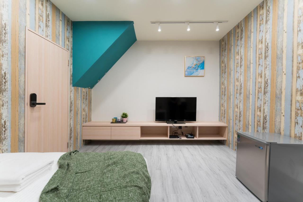 Reise Guesthouse 喜遊旅宿 ゲストハウス 旅マニア Tainan Exterior photo