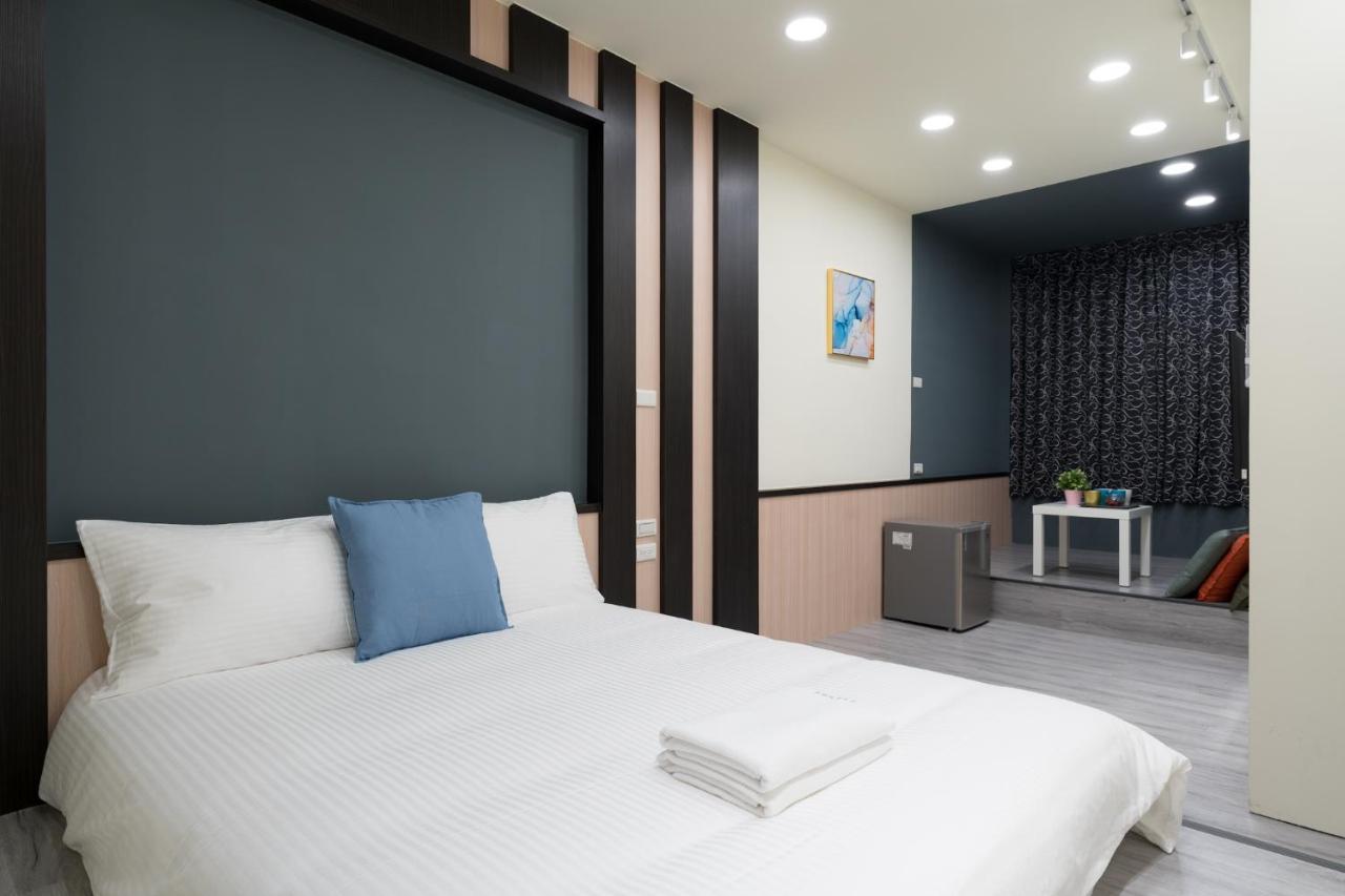 Reise Guesthouse 喜遊旅宿 ゲストハウス 旅マニア Tainan Exterior photo
