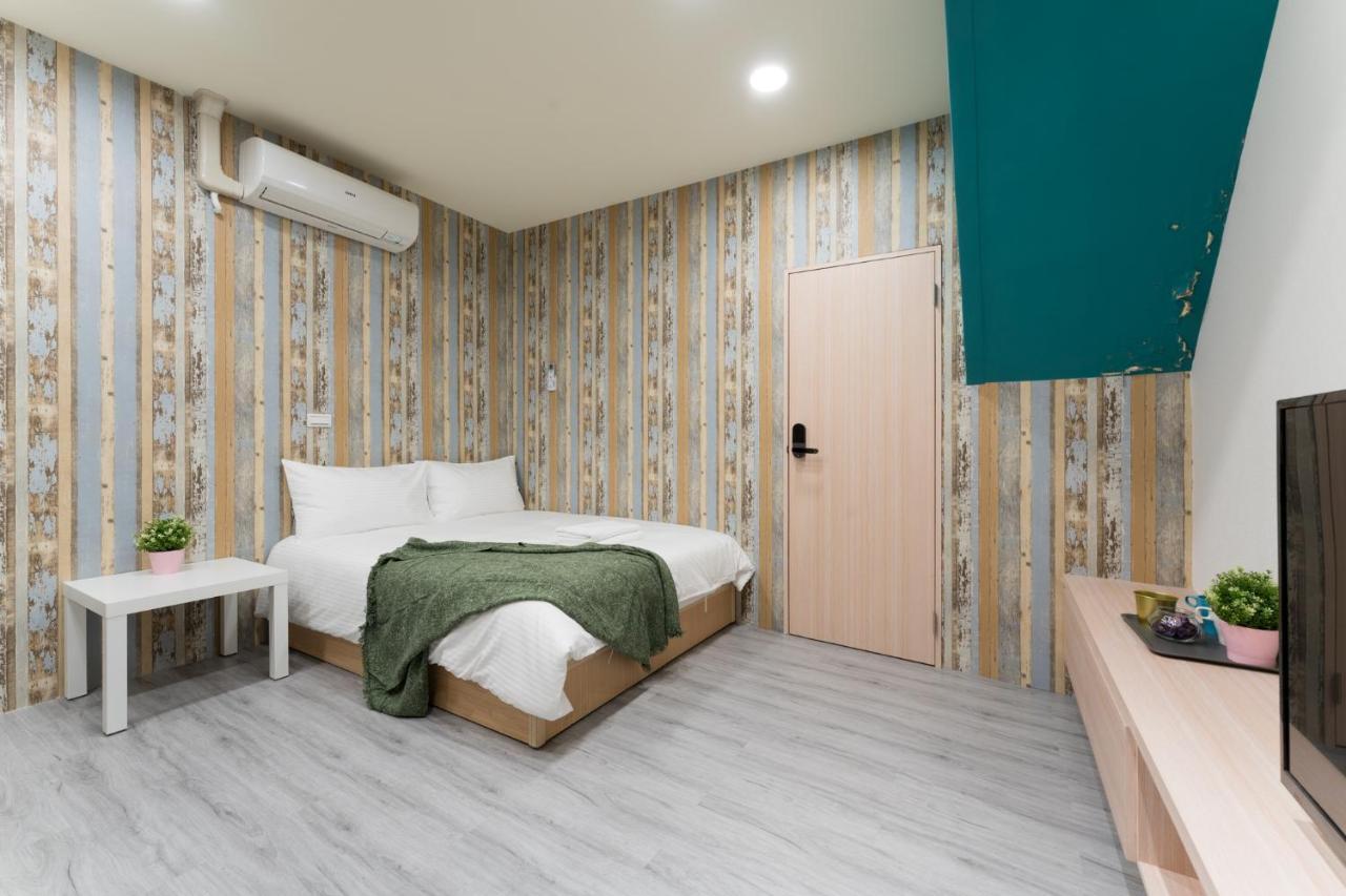 Reise Guesthouse 喜遊旅宿 ゲストハウス 旅マニア Tainan Exterior photo
