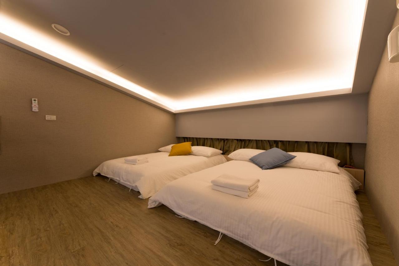 Reise Guesthouse 喜遊旅宿 ゲストハウス 旅マニア Tainan Exterior photo